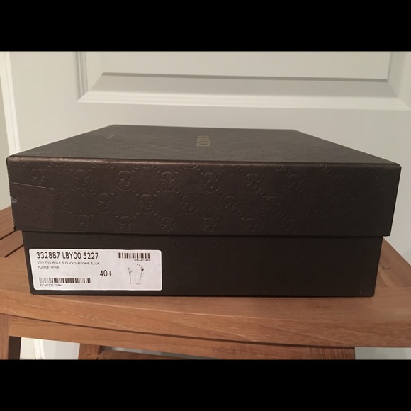 Bought for wife but too small never sent back - Picture 2 of 4